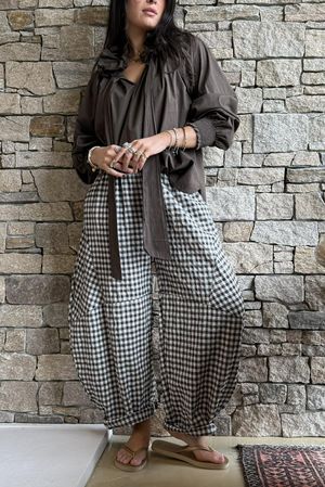 Nonni Gingham Classic Barrel Pant Chocolate